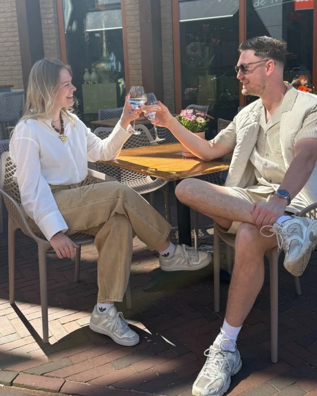 Moederdag💞

Vandaag is het Moederdag!🌸

De dag om je moeder/oma even extra te verwennen, in het zonnetje te zetten en samen iets leuks te doen✨

Gezellig samen eropuit, een koffietje (wijntje) doen of gewoon even quality time💕
Geniet van elkaar en maak er een mooie dag van🌺

#moederdag #qualitytime #inhetzonnetjezetten #gezelligheid