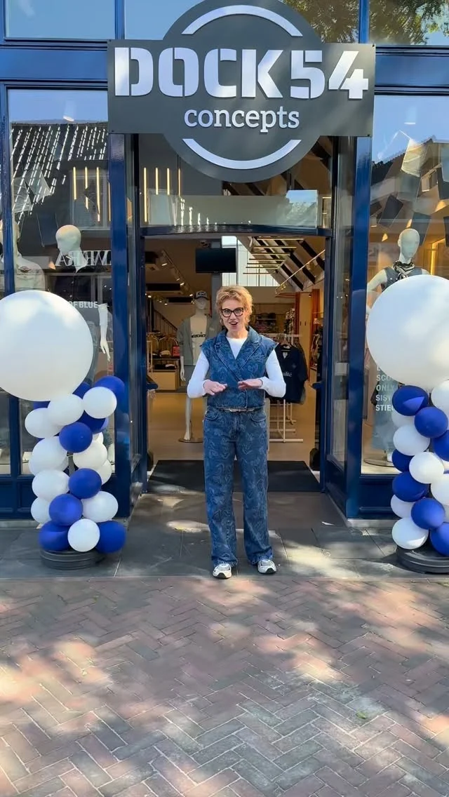 JEANS ACTIE!👖✨

Onze Recyle Your Jeans actie verloopt bijna en is dus nog maar 2 dagen, vandaag en morgen!♻️

Lever je oude jeans in en ontvang die 20 euro korting op een nieuwe jeans vanaf 100,-
Zo ruim je niet alleen je kast een beetje op, maar help je ook mee aan een duurzamere tweede leven voor je oude jeans💙

Dus…. Kom gezellig langs voordat je morgenavond ineens denkt:

“oh nee… ik was de actie helemaal vergeten”

#recycleyourjeans♻ #weekend #dock54concepts #denimstyle #jeansactie👖