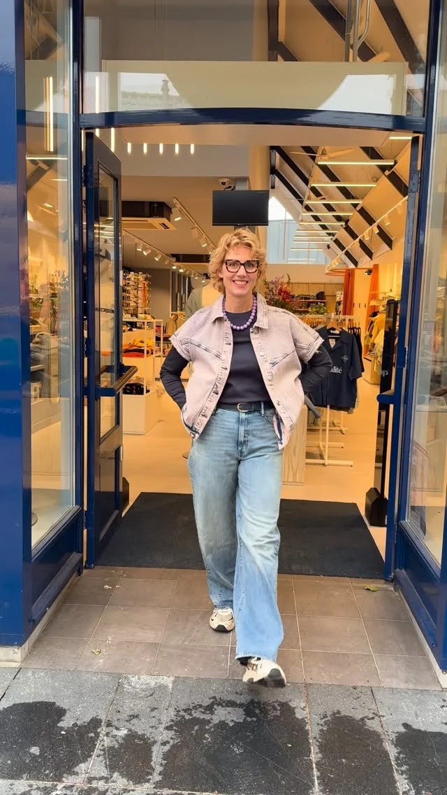 Love it!💜

Wij houden van outfits die lekker zitten én er goed uitzien 💙
Deze combinatie van het gilet van Colourful Rebel en de jeans van G-Star is daar echt het perfecte voorbeeld van ✨🙃

Stoer denim gecombineerd met zachte kleuren maakt deze look makkelijk draagbaar, maar toch nét even anders 🤍👖

Hemelvaartsdag vandaag! Geopend van 12:00 tot 17:00🩵

#gstardenim #dock54concepts #colourfulrebel #outfitideas