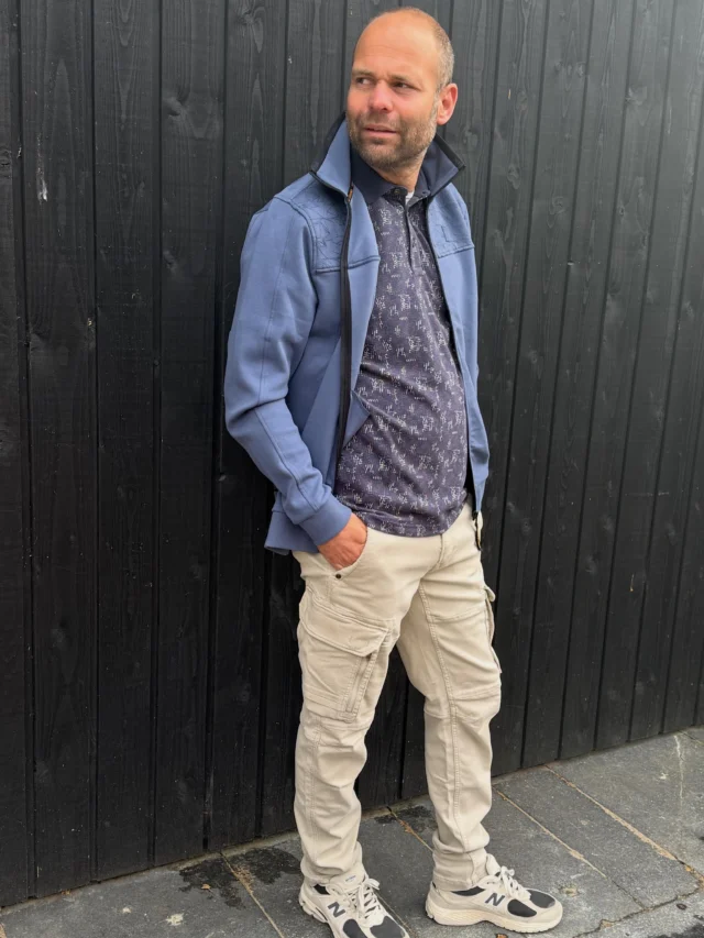 Men’s fit💪🏼

Maandag outfit check ✔️
Nieuwe heren look van PME Legend 🤍💙
Comfortabel, stoer en makkelijk te combineren — precies wat je nodig hebt om de week goed te beginnen. 
Van het vest tot de cargo broek: een outfit die altijd goed zit👌🏼

Kom langs en shop de nieuwste heren collectie bij ons in de winkel!🩵🔥

#mensfashion #pmelegend #mondayoutfit #dock54concepts