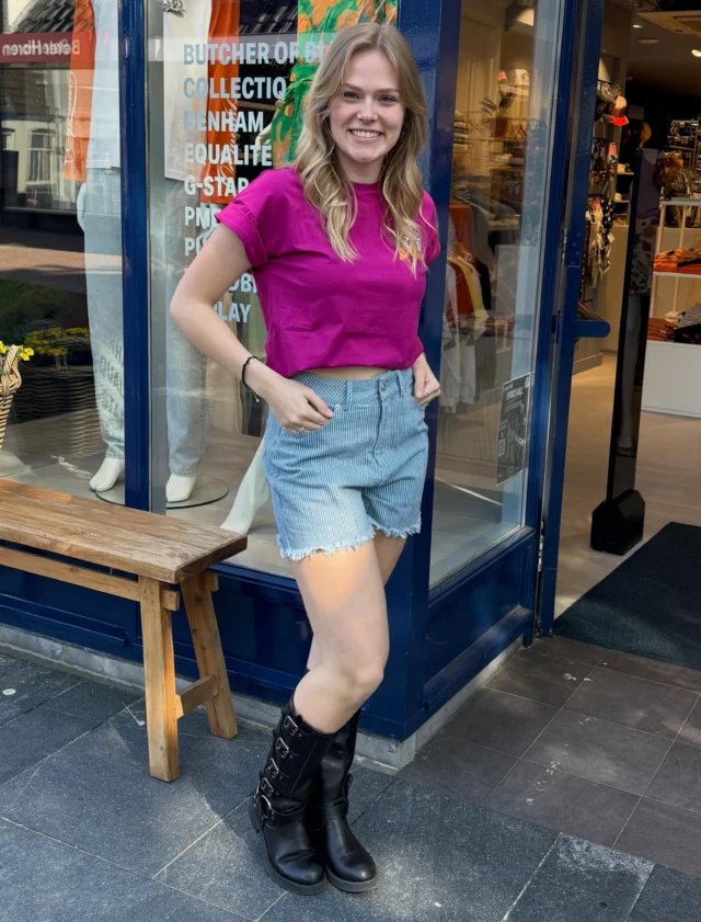 SUNNY DAYS ARE BACK☀️💖

En daar horen natuurlijk vrolijke outfits bij!
Dit leuke setje van Lofty Manner is perfect voor het pinksterweekend en echt een outfit waar je meteen summer feeling van krijgt✨

Leuk als een geheel setje maar het broekje met een leuk shirtje erop is ook altijd goed!🙃

#loftymanner #summerfeeling #summeroutfits #hardenberg #dock54