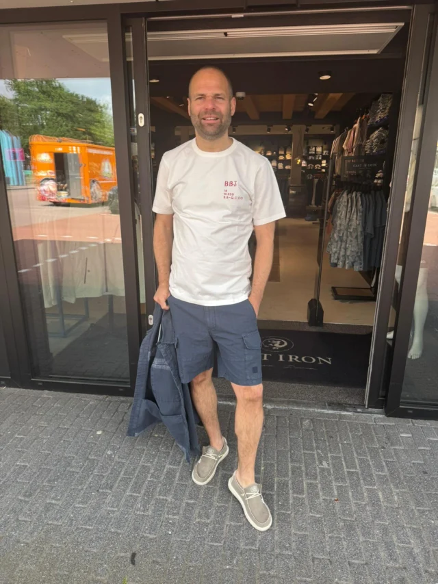 Butcher of Blue 💙 
Dit nieuwe T-shirt heeft zowel op de voor als achterzijde een print. Niet te gek maar wel net even anders dan een basic T-shirt. 

Je maakt je outfit compleet met een short en bijpassend overshirt. Beiden van Butcher of Blue ook.

#butcherofblue #herenmode #dock54 #mannenmode #winkelen