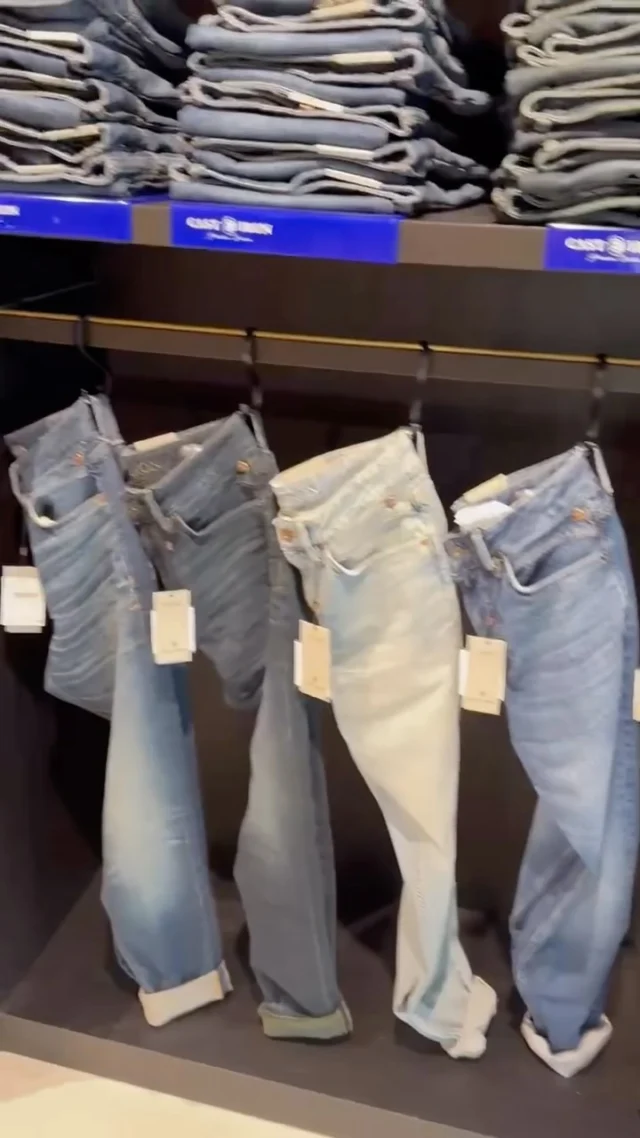 💙Cast Iron nieuwe collectie. Waaronder gave nieuwe jeans in nieuwe modellen. We hebben zowel de loose fit maar ook zeker de strakkere modellen. Zo is er voor ieder de perfecte jeans te vinden. 

Mode tip! De longsleeve zijn weer helemaal terug! 

#herenmode #winkelen #dock54 #nieuwecollectie #herenkleding