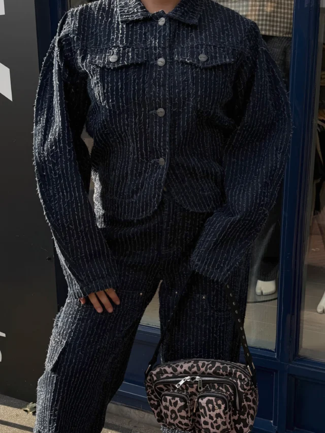 NEW REFINED DEPARTMENT💙👀

Refined Department is bij ons binnen! 🤎
Ontdek de nieuwe collectie met stijlvolle pakken, leuke blousjes en nog veel meer toffe items🤩

Van classy & chic tot stoer en casual, genoeg mooie items om verschillende looks mee te creëren✨

Save your favourite look & kom ‘m shoppen! 🤎

#refineddepartment #newcollection #trendy #fashionstore