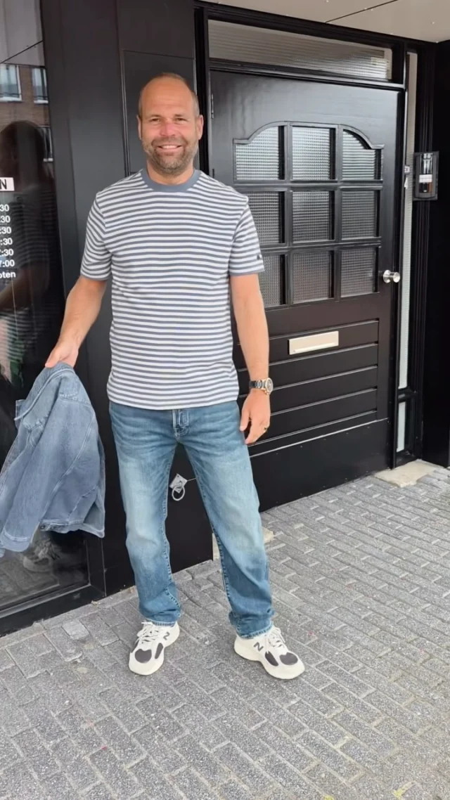 💙 CAST IRON - outfit 
Jarno draagt hier een compleet nieuwe outfit van cast iron. Combineer het T-shirt leuk met een denim jacket. Ideaal voor de komende periode om te dragen. 

De jeans is een nieuw model en is wat ruimer op de benen. Wij hebben veel nieuwe broeken binnen gekregen. 

#herenmode #dock54 #jeans #nieuwecollectie #castiron