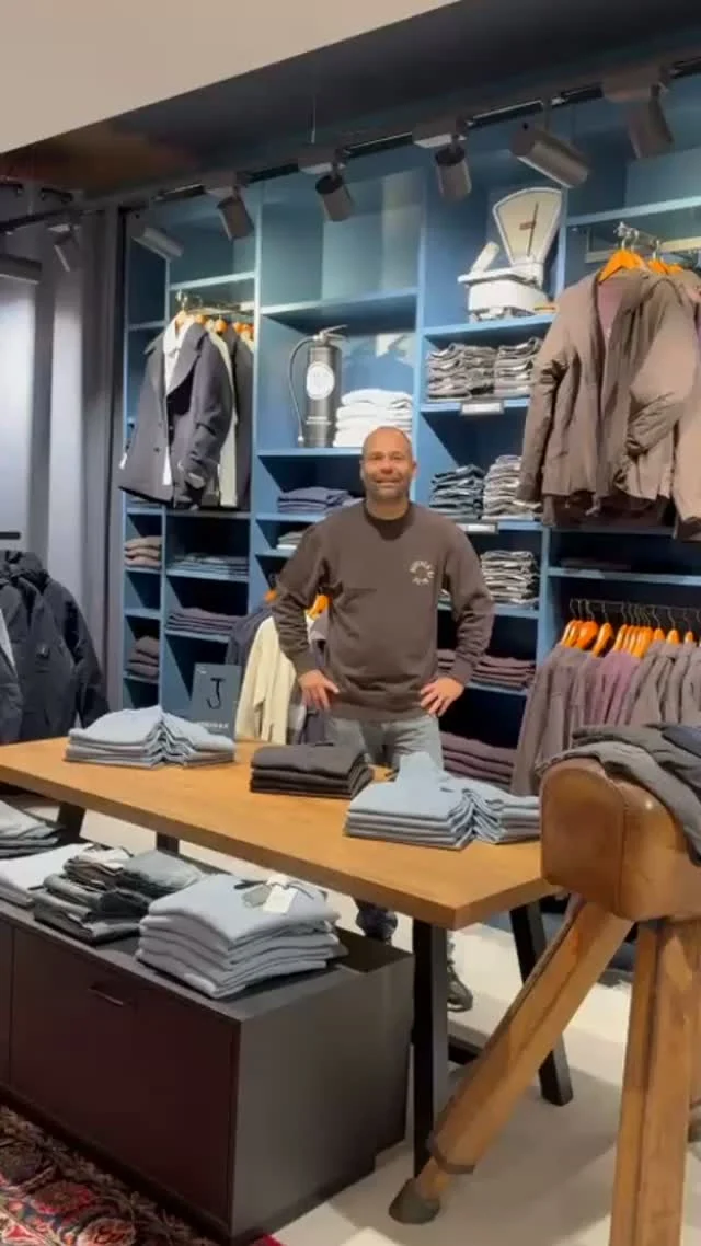 🎉 Vandaag is het Butcher of Blue Dag! 🎉

Vandaag vieren we bij ons in de winkel de Butcher of Blue Dag! 💙🧡
Bij elke Butcher-aankoop ligt er een leuk presentje voor je klaar. En shop je vanaf €150,-, dan krijg je een Butcher tas óf Army Tee T-shirt helemaal gratis! 🛍️👕
En natuurlijk maken we het extra gezellig: ook een hapje en een drankje staan voor je klaar. 🥂
Dus kom vandaag gezellig langs, ontdek de nieuwste Butcher of Blue collectie en vier deze speciale dag met ons mee!

📍 Kom langs in onze winkel
🗓️ Vandaag – zaterdag 3 oktober
