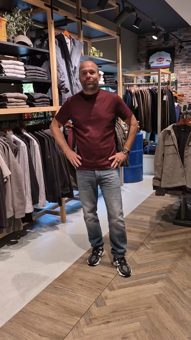 ✨ Cavallaro is weer aangevuld! ✨

Jarno neemt jullie mee in een korte video en laat een aantal mooie items uit de nieuwste collectie zien. 👌🏼
De collectie is weer volop bijgevuld, dus kom gezellig langs en ontdek jouw favorieten! 🤎

#cavallaro #herenmode #dock54 #mannenmode #nieuwecollectie