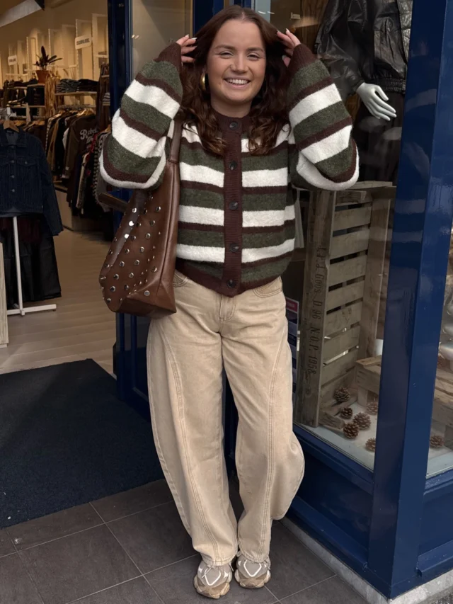 ✨ STIEGLITZ ✨

NEW IN🤍
De nieuwste Stieglitz pieces zijn binnen en ze brengen meteen die typische Stieglitz energy met zich mee. Denk aan opvallende details, sterke prints, toffe fits en items waarmee je outfit net even anders wordt🤩

Combineer verschillende pieces, mix & match je favourites en maak er vooral je eigen stijl van. Want bij Stieglitz geldt: why blend in when you can stand out?👀

Shop de nieuwste collectie nu bij ons in de winkel🛍️
#stieglitz #newin #fallcollection #womensfashion #dock54concepts