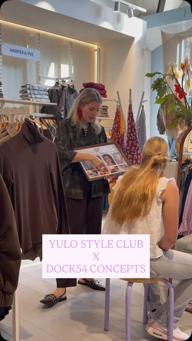 ✨ COLOUR CHECK RECAP ✨

 Zaterdag 3 oktober was het zover: YULO STYLE CLUB × DOCK 54!🌈

Wat was het een gezellige en geslaagde middag! @yulostyleclub heeft iedereen op een super leuke en persoonlijke manier meegenomen in de wereld van kleur. Van ontdekken welke kleuren bij je passen tot nieuwe inspiratie voor je outfits. 💫

Wij kijken terug op een super geslaagde middag!
Benieuwd naar de sfeer? Check de recap hieronder! 🤎
