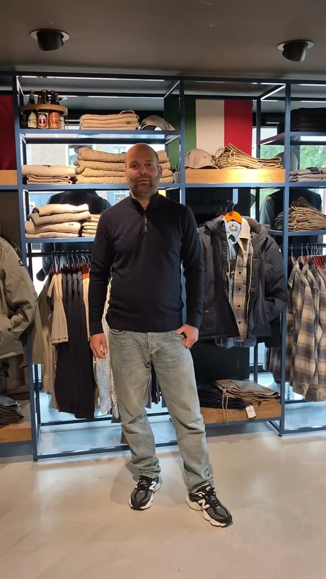 ❄️ Klaar voor de winter met Vanguard! 🧥

Jarno laat je verschillende modellen winterjassen van Vanguard zien. Van sportief en casual tot stijlvol en warm: er is voor iedere look een passende jas! 👌
Welke is jouw favoriet? 👇

#herenmode #mannenmode #dock54 #nieuwecollectie